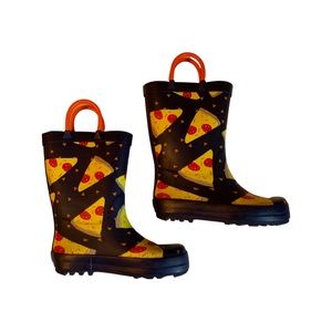 Rain boots size 9 toddler Pizza print great condition